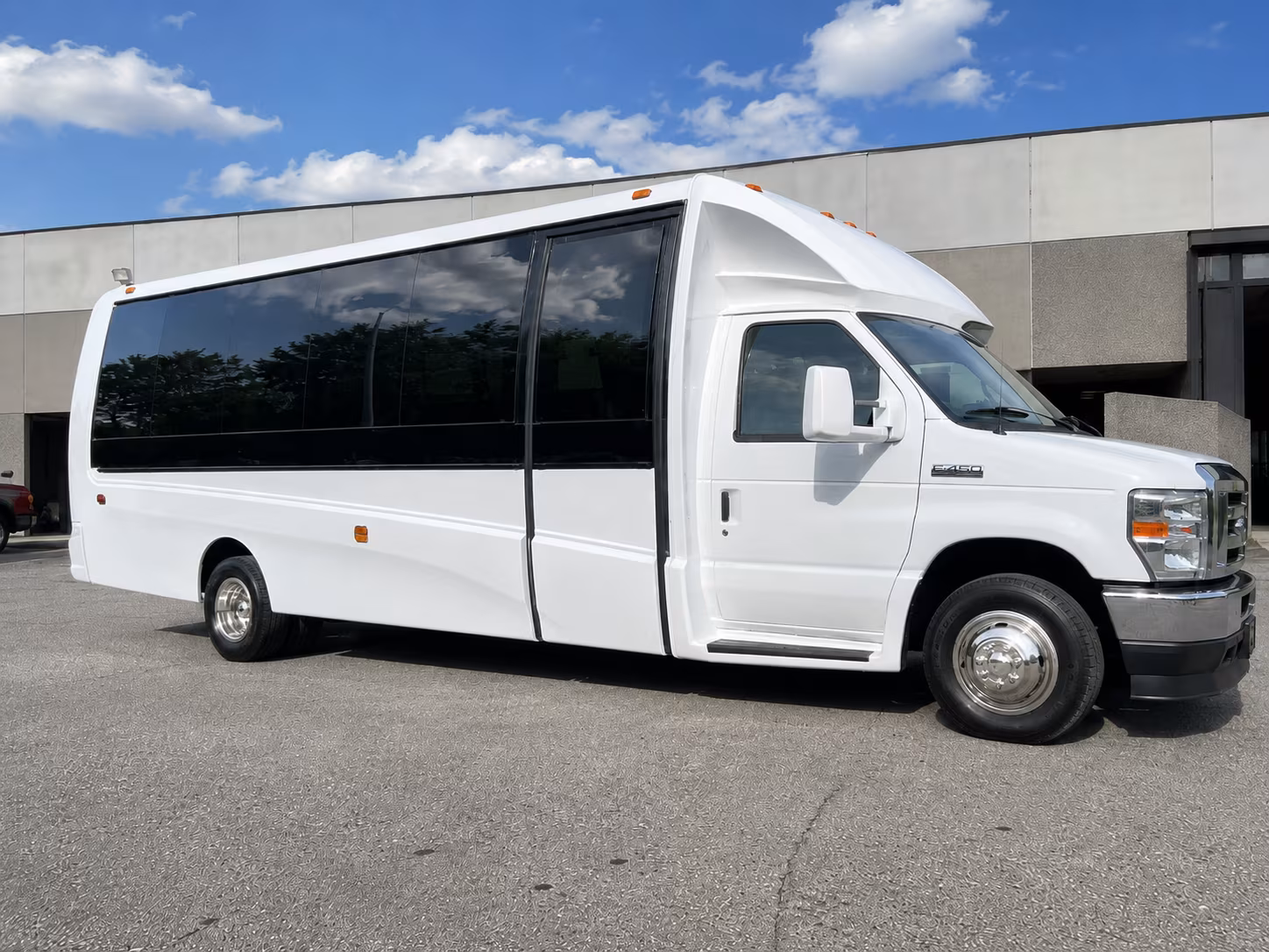 kalamazoo plan your wine tasting trip with a kalamazoo charter bus rental