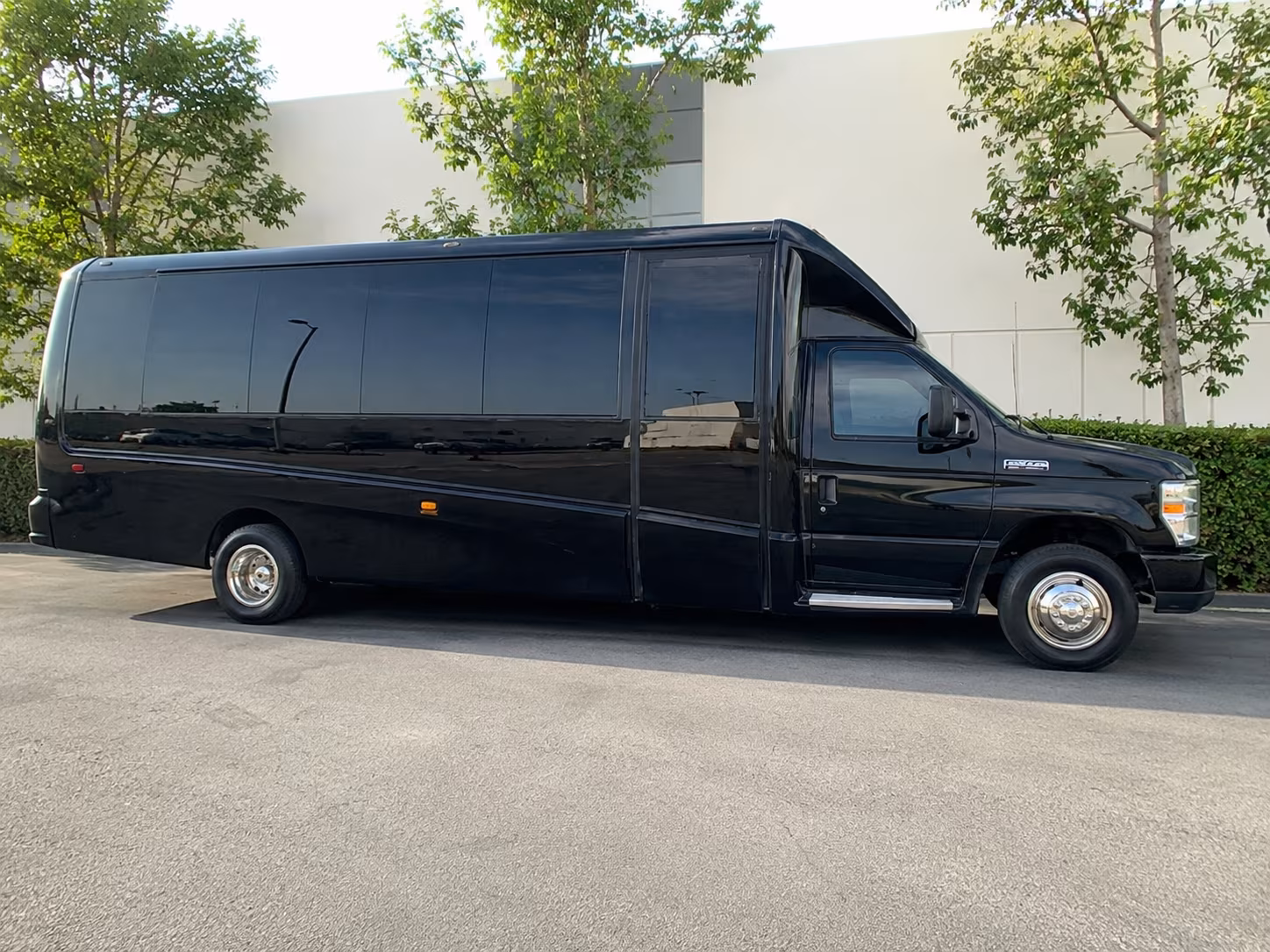 kalamazoo stress free kalamazoo wedding charter bus rentals