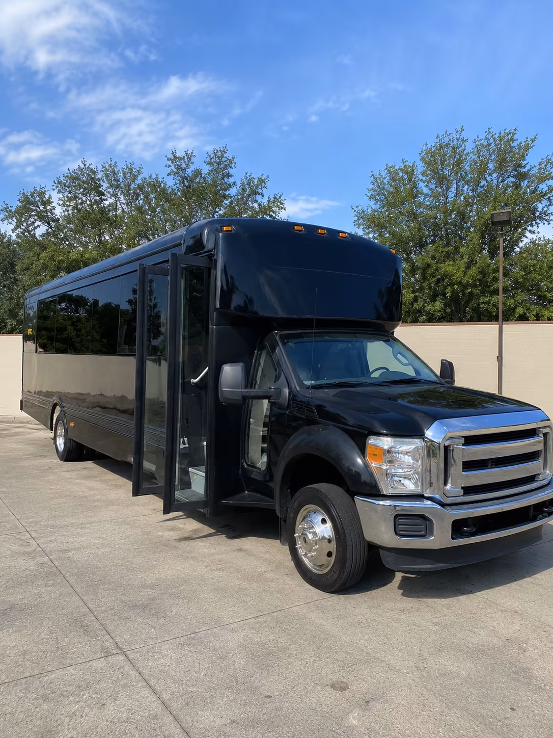 kentwood 20 passenger party bus
