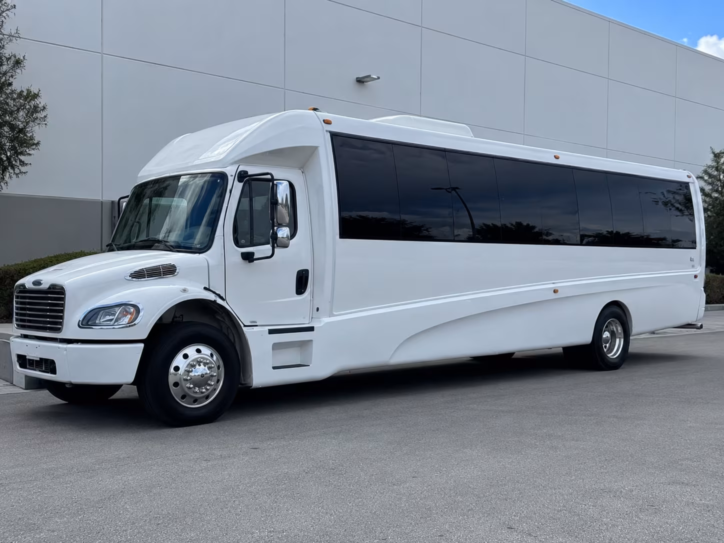 kentwood night out party bus rental