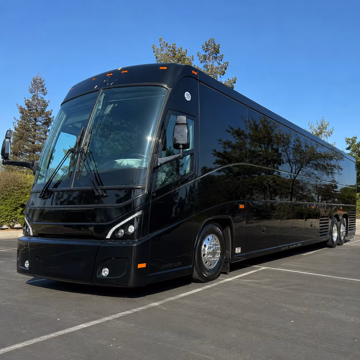 lansing keep your wine tour group together with a lansing charter bus
