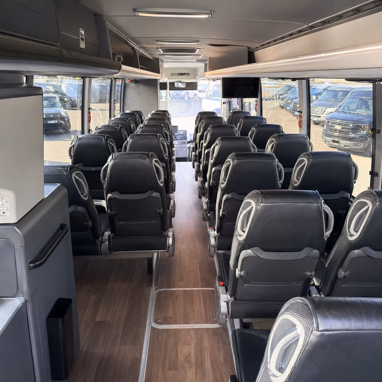 shuttle your guests between grand rapids hotels and your venue with ease